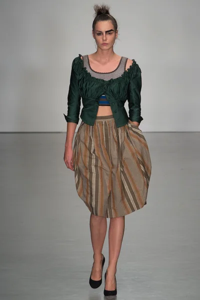 Look 12